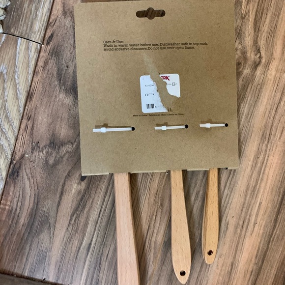 🆕 Rae Dunn’s Spatulas🛍 - Picture 3 of 4